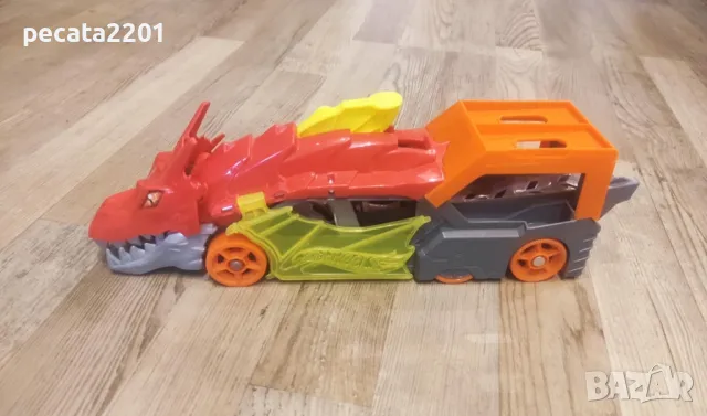 Продавам - Hot Wheels паркинг, писти и автовоз, снимка 10 - Коли, камиони, мотори, писти - 49331922