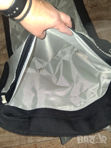 органайзер за багаж Diane von Furstenberg Black Suitcase Luggage Organizer Wardrobe Garment Rack Bag, снимка 5 - Куфари - 52503708