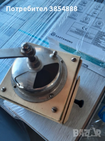 Ретро мелница за кафе, снимка 3 - Антикварни и старинни предмети - 53733724