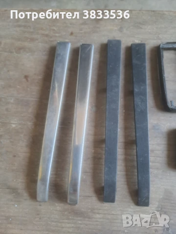 Детайли уплътнители , и лайстни от дръжките на Vw Golf & Jetta Mk2, снимка 2 - Части - 51155556