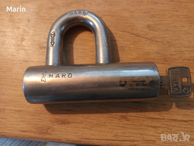 масивен катинар HARD