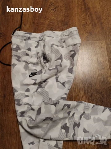 Nike Men's Tech Fleece Camo Joggers - страхотно мъжко долнище С, снимка 3 - Спортни дрехи, екипи - 52724797