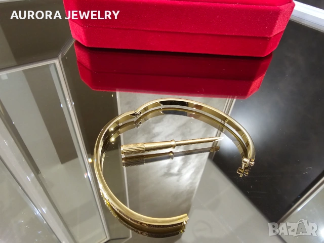 CARTIER Love Small Paved Gold Diamonds Гривна с Отверка, снимка 8 - Гривни - 53029594