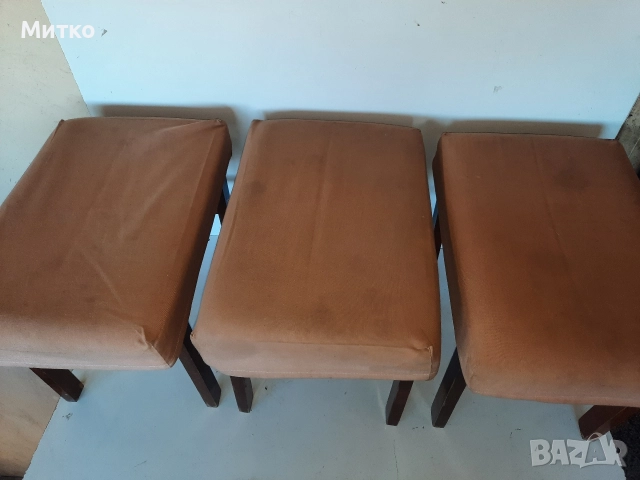 Дървени табуретки с мека тапицерия., снимка 4 - Дивани и мека мебел - 52935371