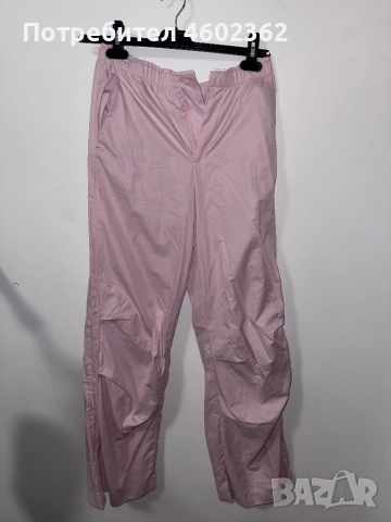 Панталоните са розови ZARA