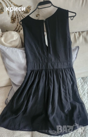 Дамска къса черна рокля Benetton, снимка 5 - Рокли - 54009543