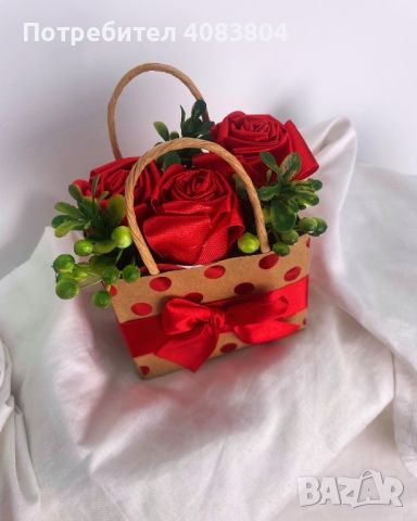 Букет от сатенени рози , снимка 2 - Изкуствени цветя - 45530716