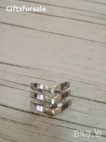Висококачествен стоманен пръстен.