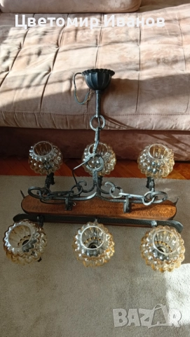 Полилей от ковано желязо и масивен дъб абажур , снимка 2 - Лампи за таван - 52661816