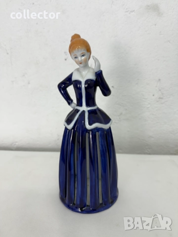 Порцеланова фигура на момиче / салфетник. №7589