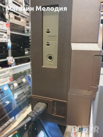 Радиокасетофон SHARP GF-5454 В перфектно техническо и много добро визуално състояние., снимка 8 - Радиокасетофони, транзистори - 51769782