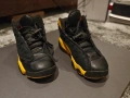 Детски баскетболни маратонки Jordan 13 Retro черно и жълто оригинални, снимка 2