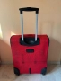 Червен малък куфар на марката Carpisa подходящ за ръчен багаж с 2 предни джоба с цип ❤️❤️❤️, снимка 3