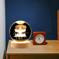 LED Светеща кристална топка/лампа, 3D сензорна -Въртележка с коне, снимка 2 - Настолни лампи - 45036554