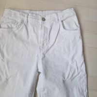 Бели дънки-12-13 години-Уайкики, снимка 1 - Детски панталони и дънки - 45216837