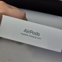 Оригинални Слушалки Apple AirPods 3rd Gen. MagSafe Charging Case, снимка 3 - Слушалки, hands-free - 46182205