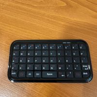 Мини Bluetooth клавиатура, снимка 1 - Клавиатури и мишки - 45303244