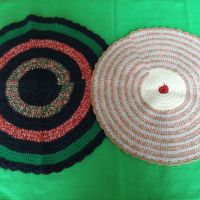 Ръчни плетива и килимче, снимка 8 - Декорация за дома - 45622466