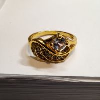 Стилен позлатен дамски пръстен с ангелско крило и камъчета цирконий, снимка 2 - Пръстени - 45445857