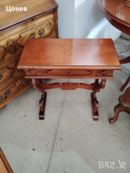 Конзолна масичка, снимка 1