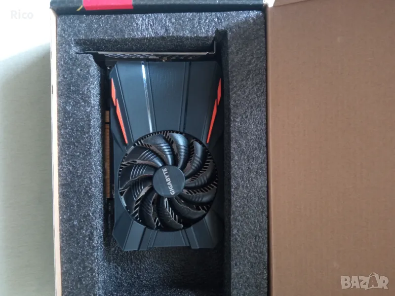 Видеокарта Gigabyte RX560 4Gb, снимка 1