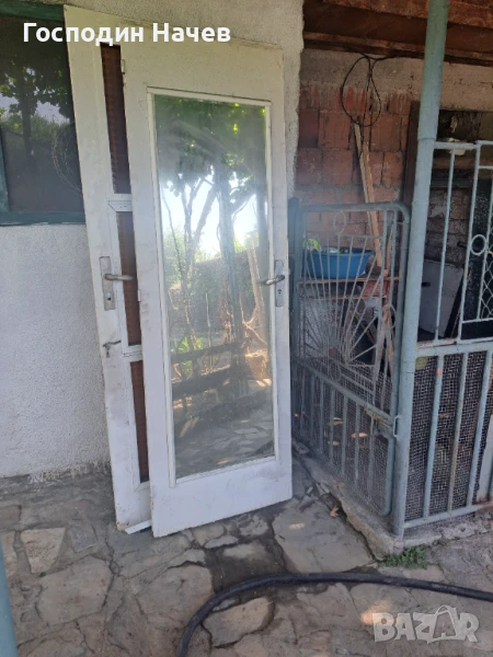 Врати от панелен апартамент  , снимка 1