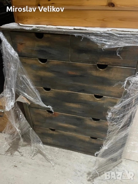 Продавам дървен опушен скрин в отлично състояние , снимка 1