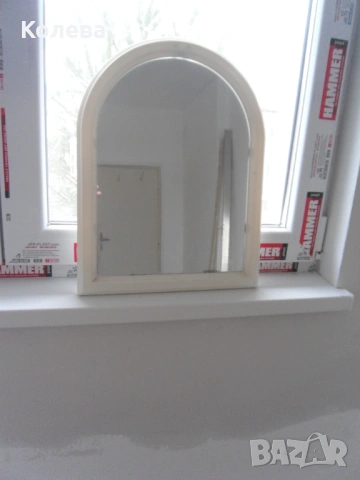 Пластмасово огледало за баня и етажерка, снимка 2 - Огледала - 53531165