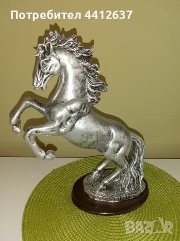 кон, снимка 2 - Статуетки - 49890416