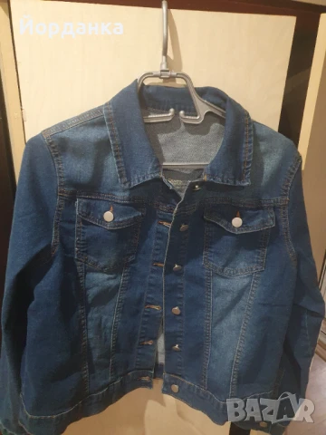 Здравейте, продавам нова дамско дънково яке