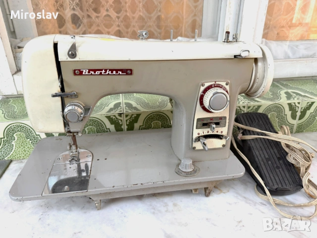 Ретро шевна машина Brother (Zig zag) 1965г. Германия
