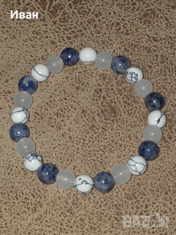 Гривна с естествени камъни 