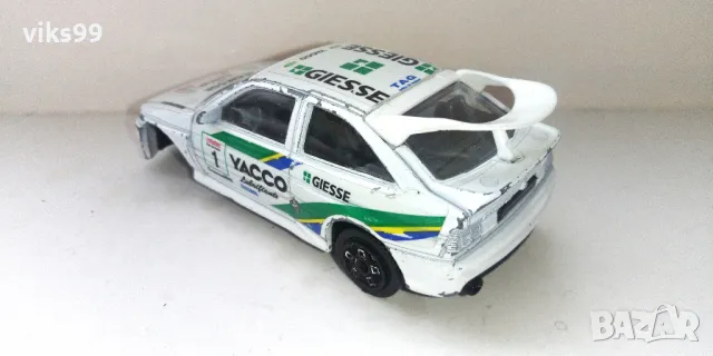 Ford Escort RS Cosworth Bburago MADE IN ITALY 1:43, снимка 2 - Колекции - 48498225