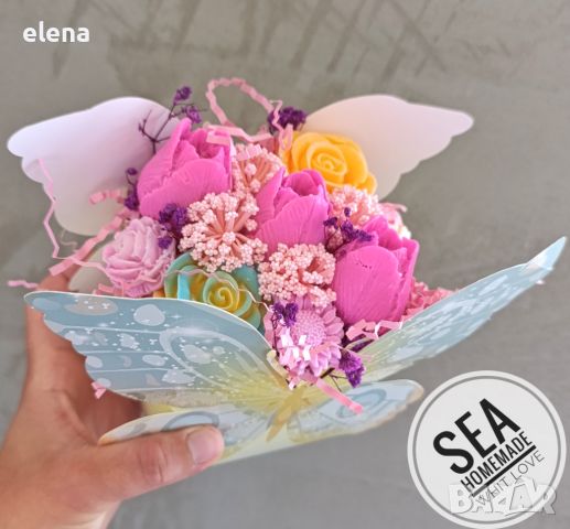Букет от ароматни сапунени цветя , снимка 1 - Ръчно изработени сувенири - 46461599