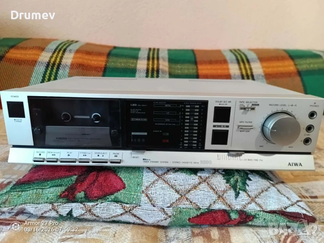 Продавам касетен дек AIWA 3200