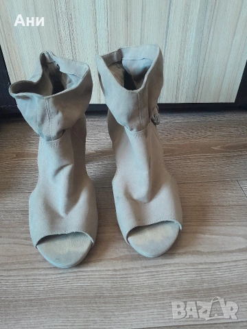 Бели сандали+подарък бежови сандали, снимка 4 - Сандали - 53745337