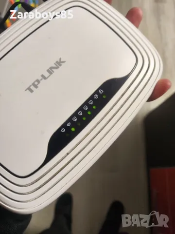 Продавам Wi-Fi Рутер TP-LINK WR841N, снимка 1 - Мрежови адаптери - 48043403