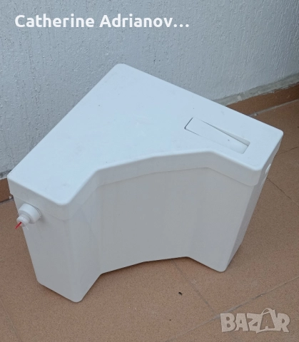 Ъглово тоалетно казанче