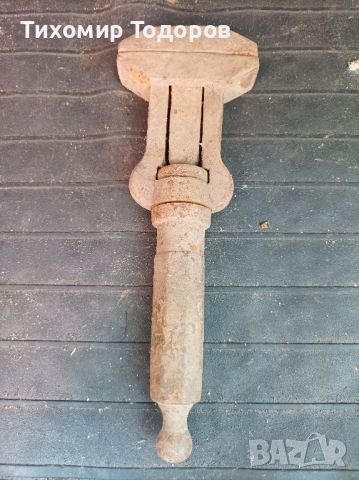 Ченгел и стар раздвижен ключ, снимка 2 - Антикварни и старинни предмети - 45482767
