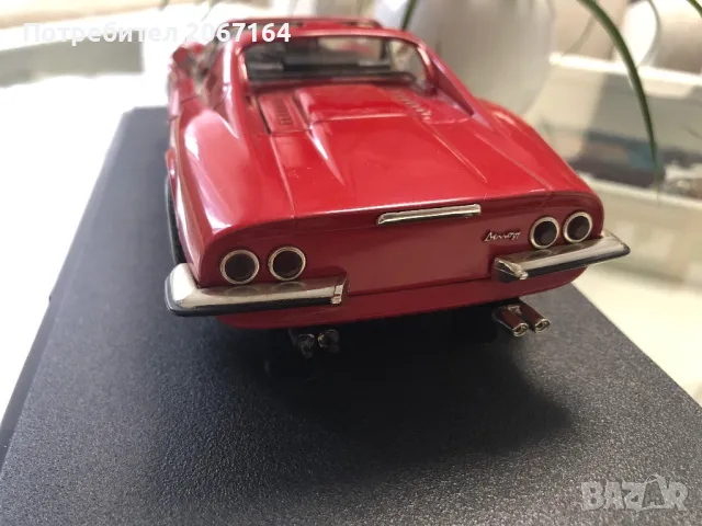 Ferrari Dino 246 1/18, снимка 4 - Колекции - 47094406