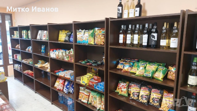 Продавам от затворен магазин за алкохол, цигари и захарни изделия комплект стила и и щандове , снимка 10 - Стелажи и щандове - 53389598