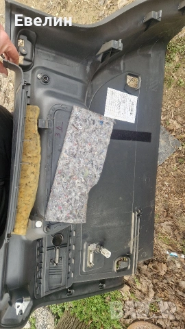 задна кора от багажника дясна VW Touran 2006г, снимка 6 - Части - 53665689