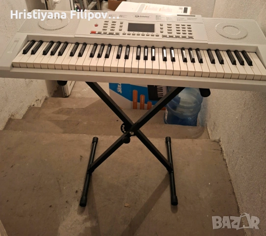 Синтезатор с динамични клавиши