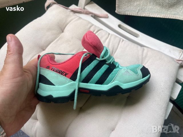 Adidas Номер 32,мн.добър, снимка 1 - Детски маратонки - 46167064