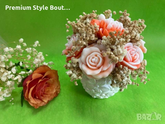 Нежни рози в меки прасковени нюанси, обгърнати от ефирен гипсофил, събрани в бяла керамична кашпа., снимка 6 - Декорация за дома - 53747596