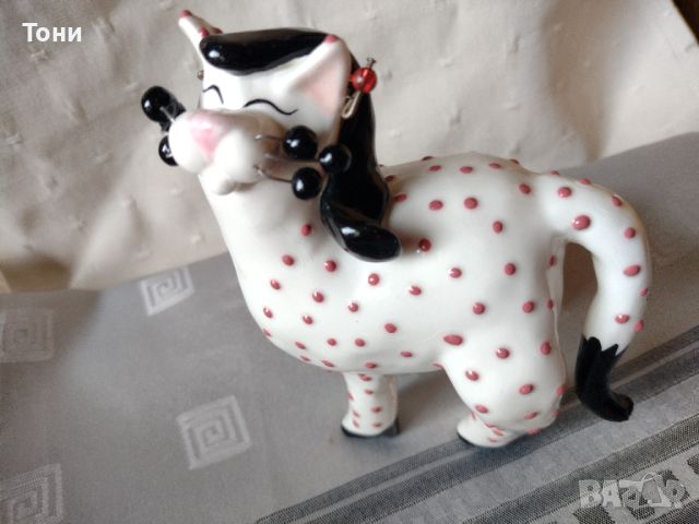 Статуетка на котка Amy Lacombe Whimsiclay Polka Dot Whimsey Cats керамика , снимка 1 - Статуетки - 46675204