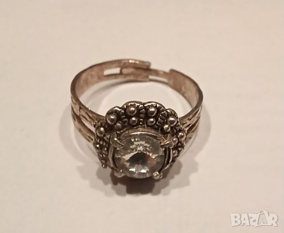 Сребърен пръстен с цирконий , снимка 1 - Пръстени - 45804989