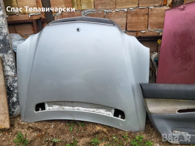 Продавам преден капак за w203 цвят сив