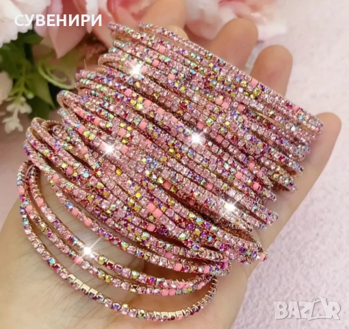 Нежни гривни със синтетичен цирконий , снимка 14 - Гривни - 51918582