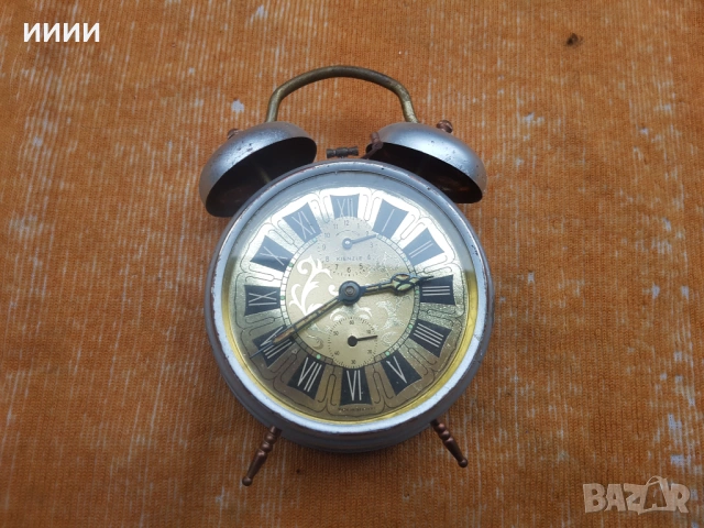 Часовник будилник KIENZLE , снимка 2 - Антикварни и старинни предмети - 53419257
